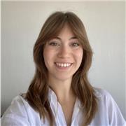 Profesora titulada de Arte y Dibujo Técnico con experiencia en ESO y Bachillerato, tanto en institutos nacionales como en IB.